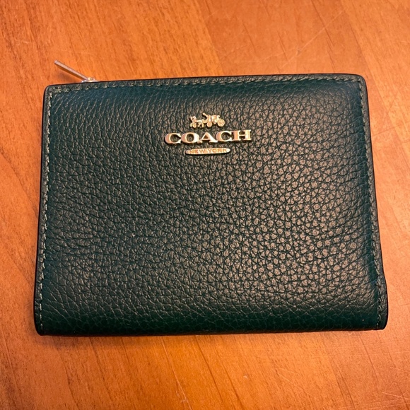 Coach Leather Green Crossbody with Wallet - Picture 5 of 10